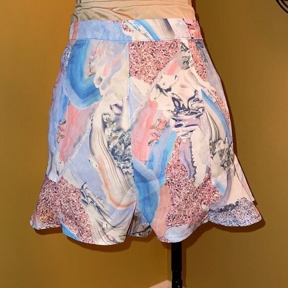 Mika & Gala shorts w ruffled hem NWOT 10 - Picture 1 of 7